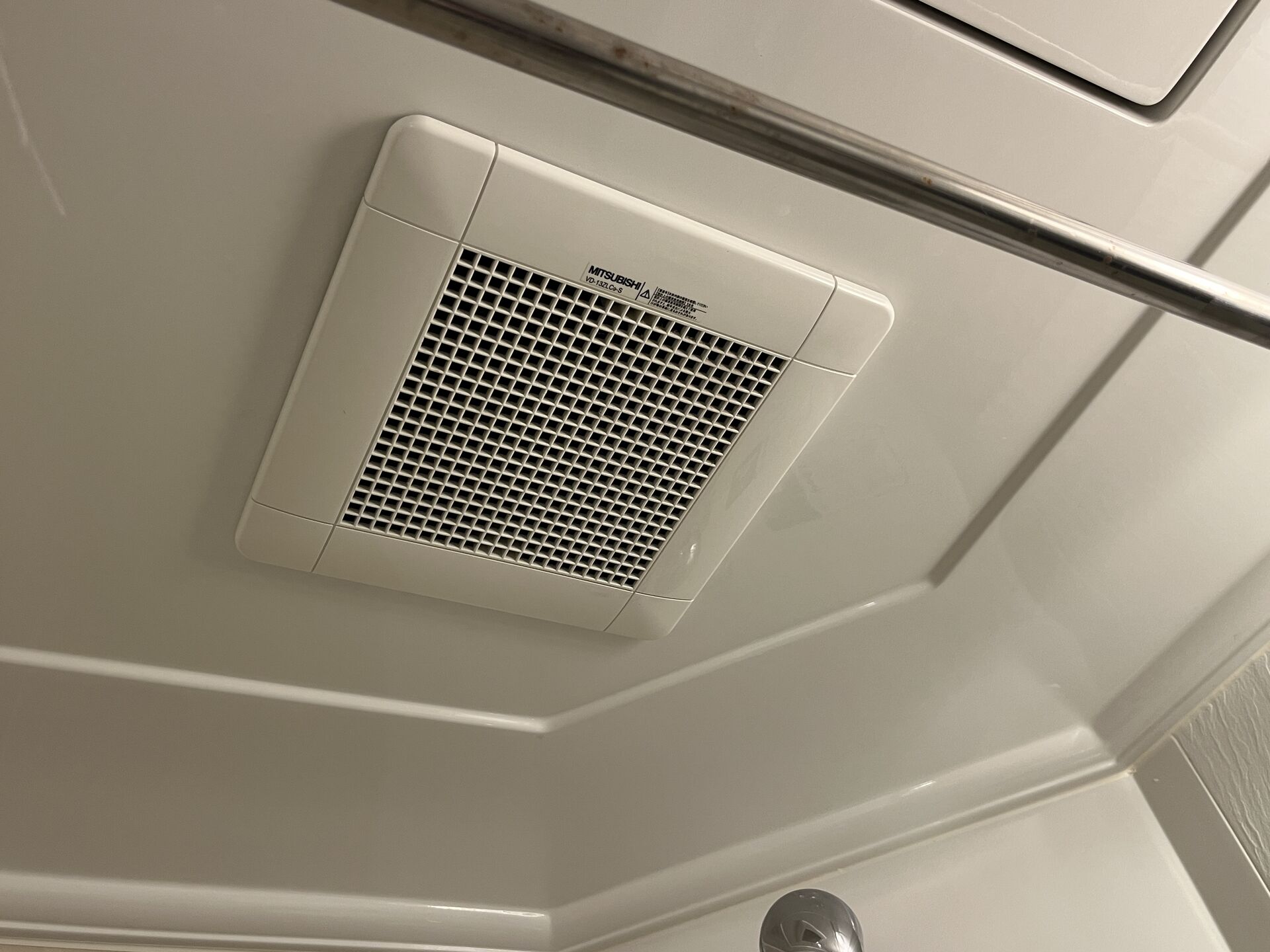 湿気がこもる原因を解決！浴室乾燥機を最新モデルへ交換 | 施工例