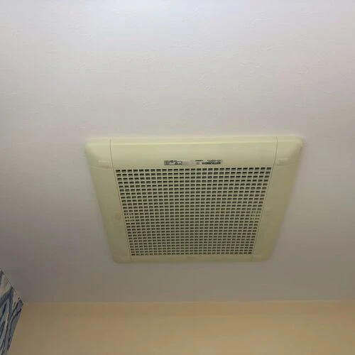 画像6089：住まいに合わせた換気設備へ刷新する天井埋め込み換気扇交換工事の施工実績
